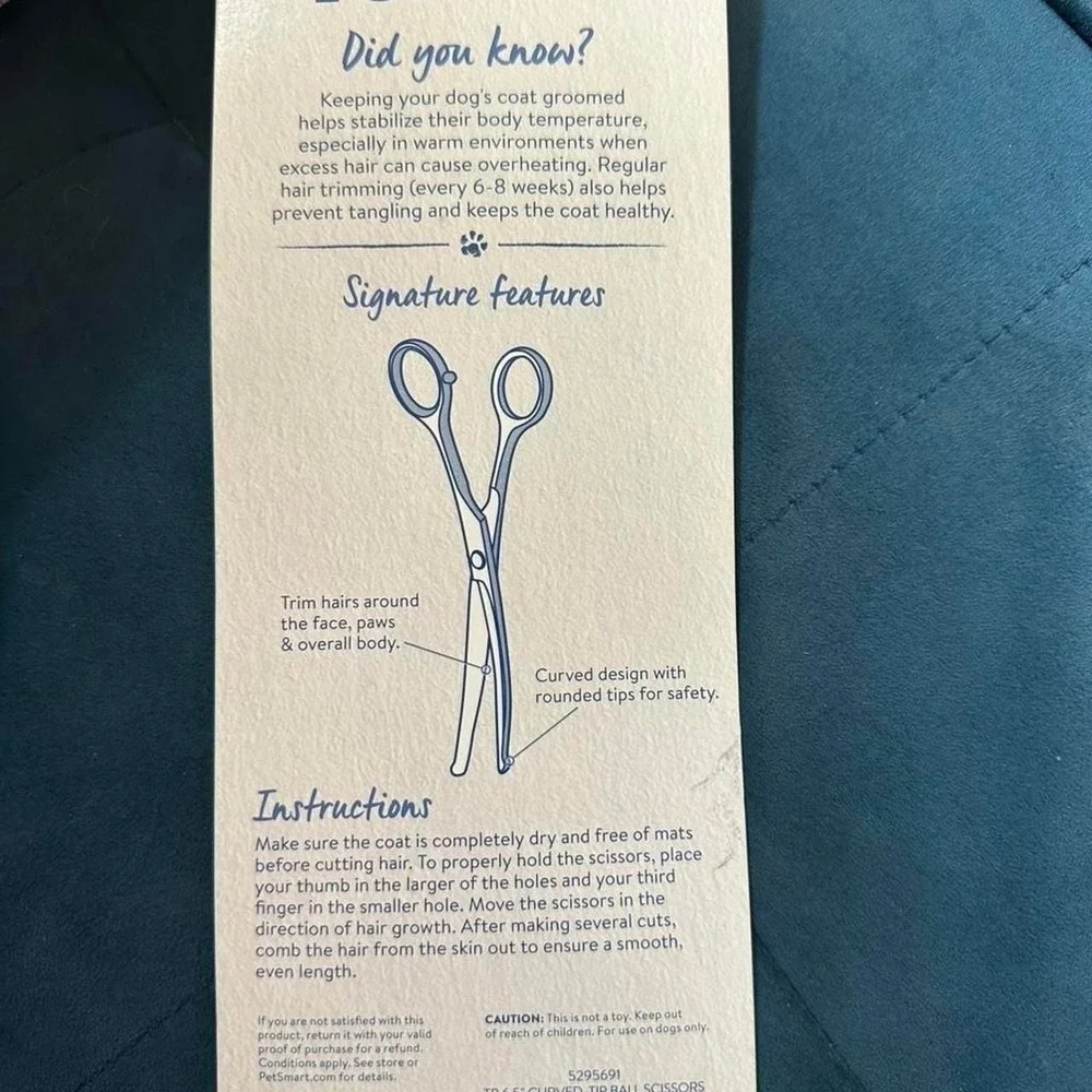 The Unbranded Brand top paw